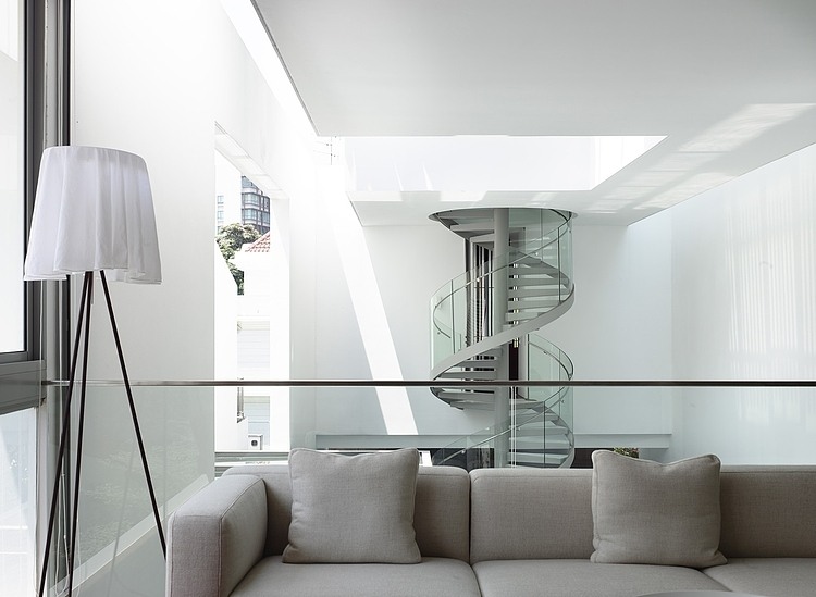 Jln Angin Laut by HYLA Architects