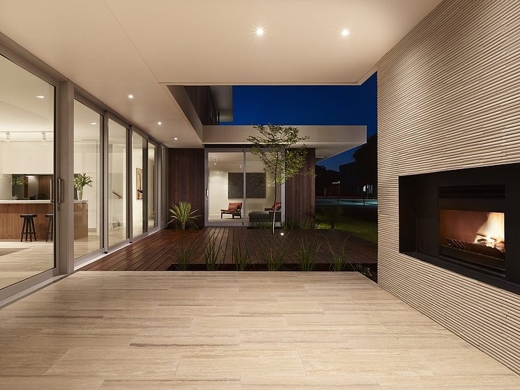 California House by InForm & Pleysier Perkins