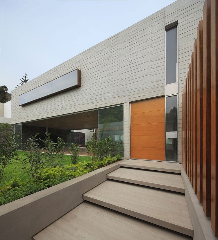 La Planicie House II by Oscar Gonzalez Moix