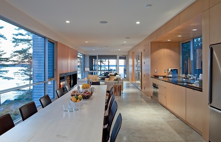 Bridge House by MacKay-Lyons Sweetapple Architects