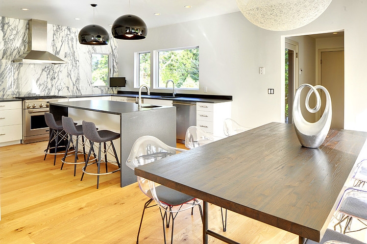 Contemporary Barn Home by Yankee Barn Homes