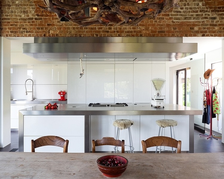 Farmhouse Lennik by Studio Farris
