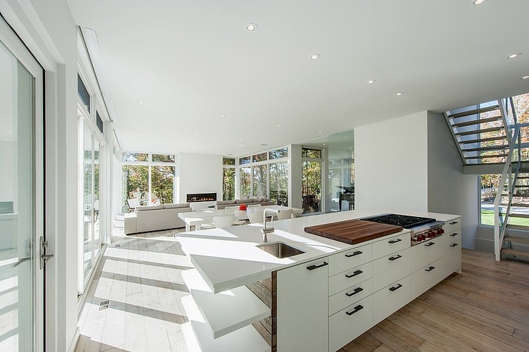 Gatineau Hills Residence by Christopher Simmonds