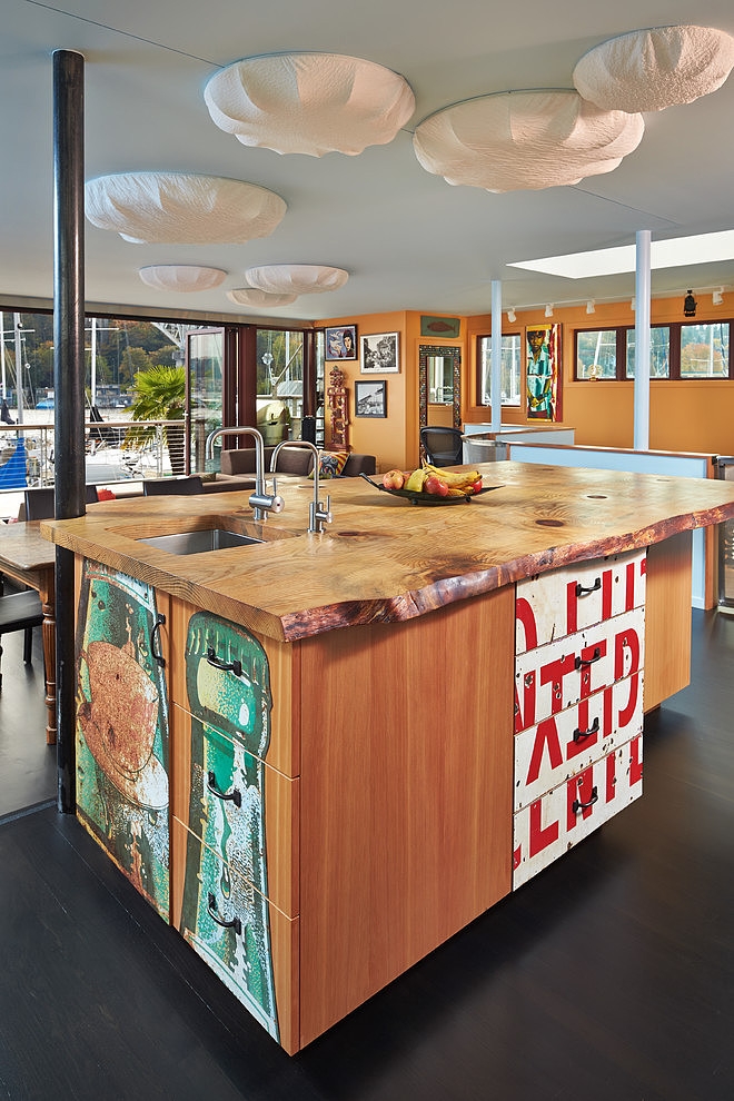 Houseboat 9 by Graham Baba Architects