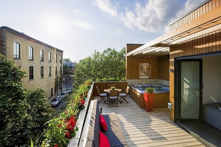 Mentana Residence by MU Architecture