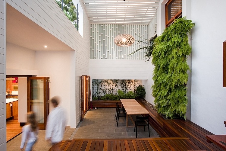 The Sunshine Beach House by Wilson Architects