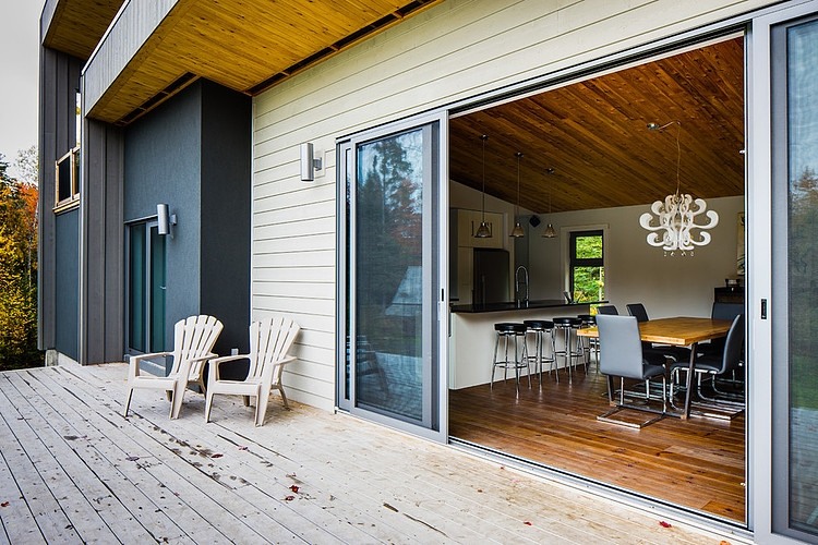 Chalet Bolton-Est by Atelier Boom Town