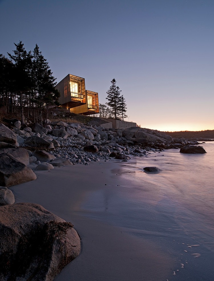Two Hull House by MacKay-Lyons Sweetapple Architects