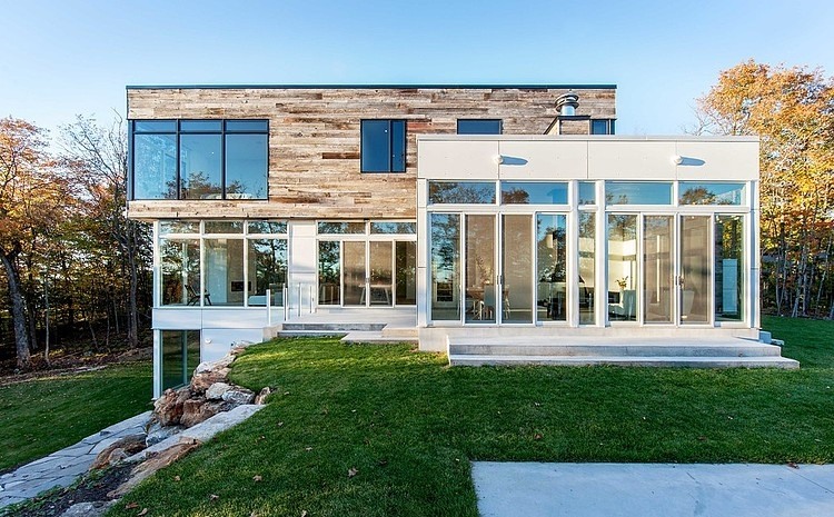 Gatineau Hills Residence by Christopher Simmonds