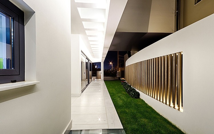 House in Gerakas by Office Twentyfive Architects
