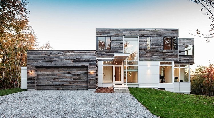 Gatineau Hills Residence by Christopher Simmonds