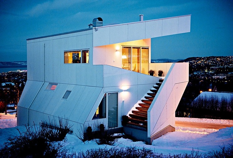 The Polite House by JVA