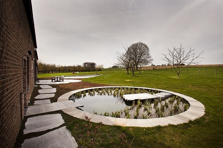 Farmhouse Lennik by Studio Farris