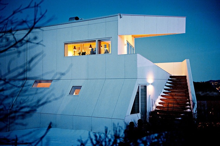 The Polite House by JVA
