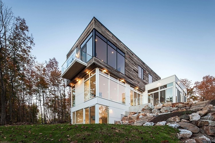 Gatineau Hills Residence by Christopher Simmonds