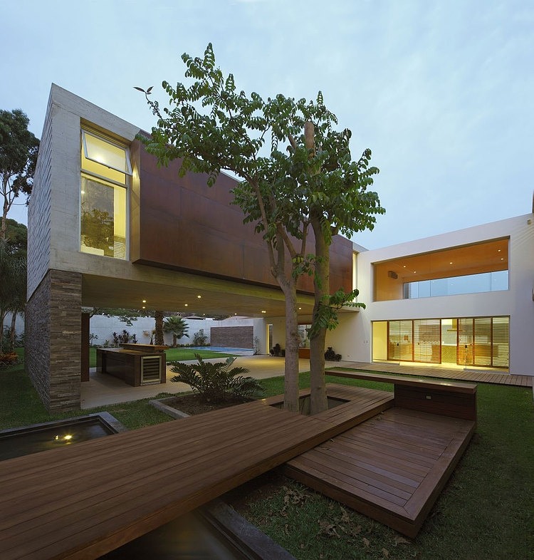 La Planicie House II by Oscar Gonzalez Moix