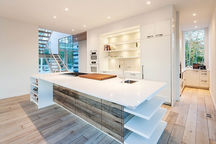 Gatineau Hills Residence by Christopher Simmonds