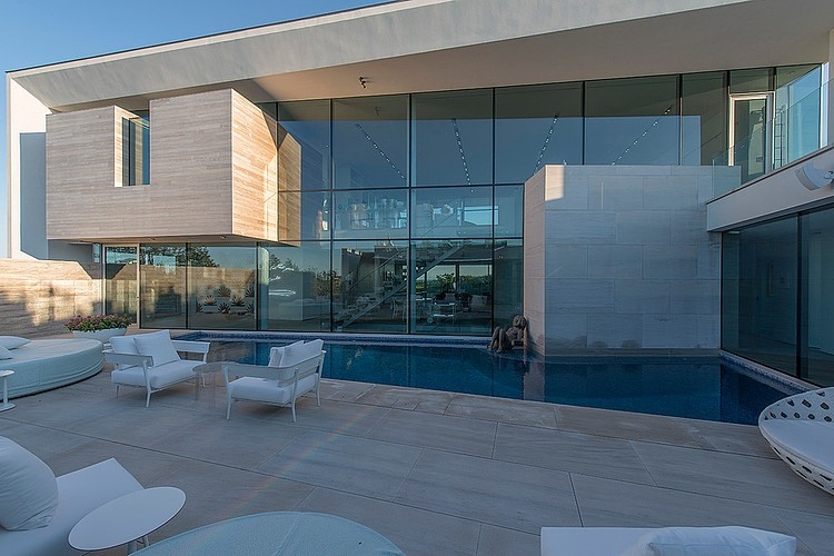Dune Road House by Jason Klinge Residential Contracting