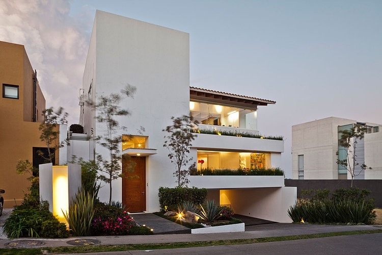 Encinos II by Almazán y Arquitectos Asociados