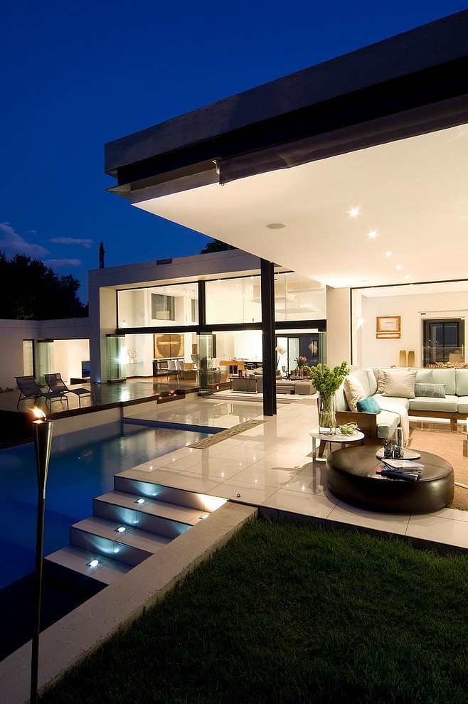 House Mosi by Nico van der Meulen Architects