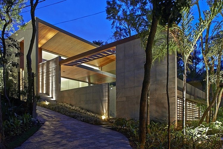 Bosque da Ribeira Residence by Anastasia Arquitetos
