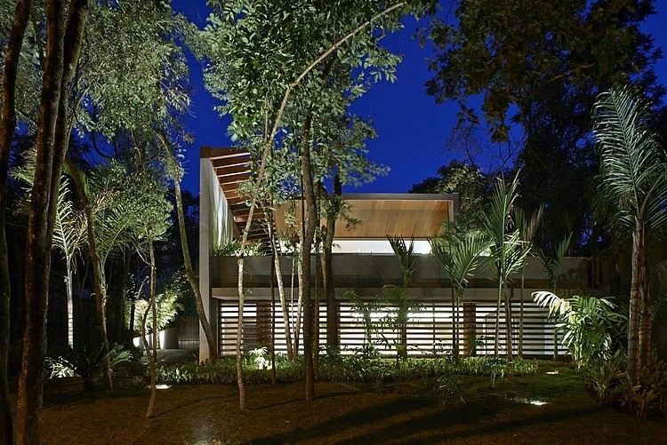 Bosque da Ribeira Residence by Anastasia Arquitetos