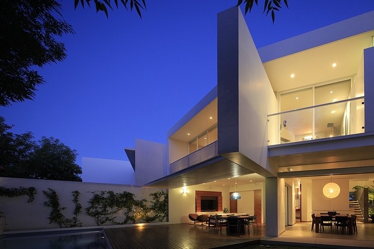 Casa Cuatro by Hernandez Silva Architects