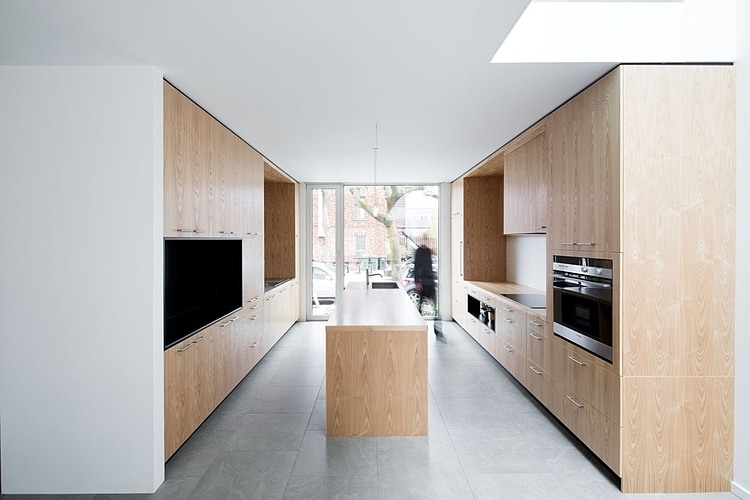 Alexandra Residence by Naturehumaine