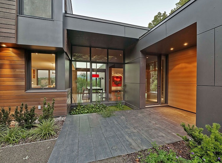 T House by Natalie Dionne Architecture
