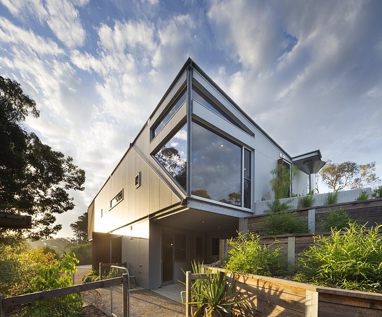 Rest House by Tim Spicer and Col Bandy Architects