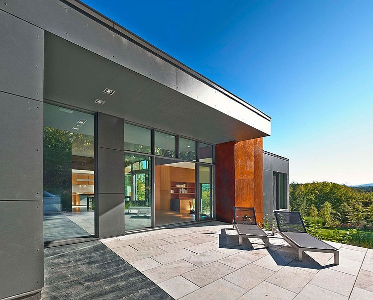 T House by Natalie Dionne Architecture