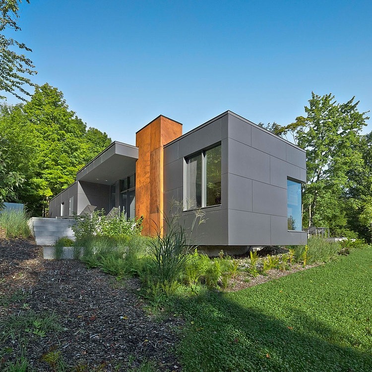 T House by Natalie Dionne Architecture