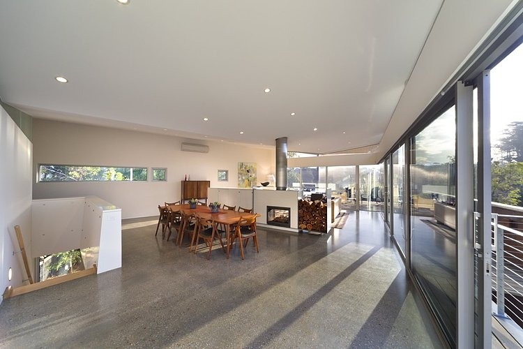 Rest House by Tim Spicer and Col Bandy Architects