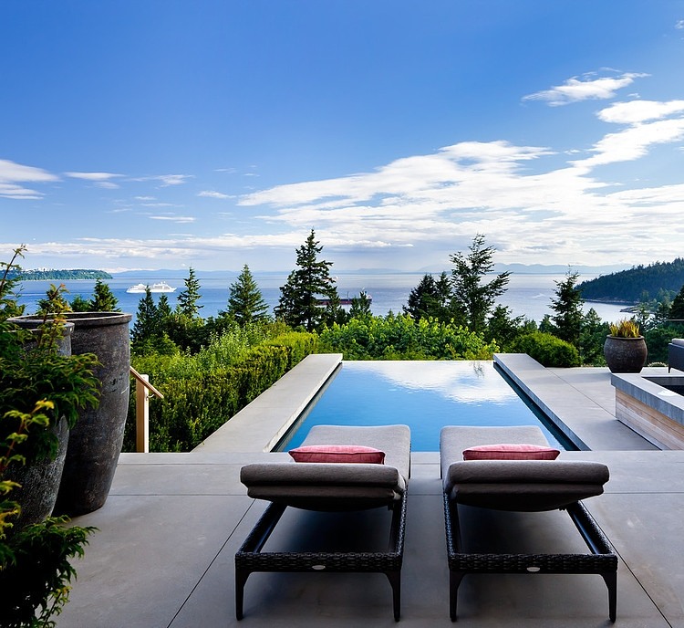 West Vancouver Residence by Claudia Leccacorvi