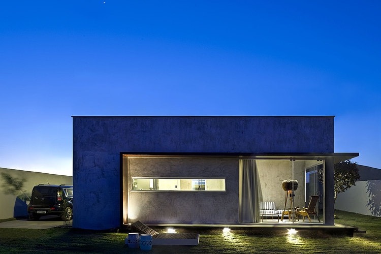 Box House by 1:1 arquitetura:design