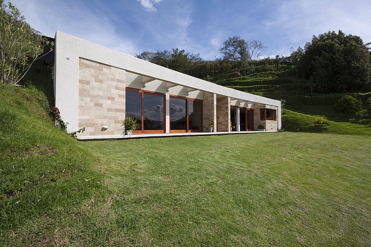 Casa Mirador by AR+C