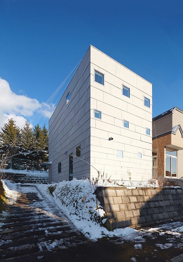 Modern Residence by Jun Igarashi Architects