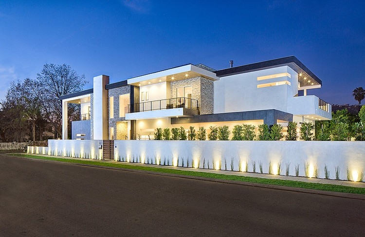 Oakwood Residence by Boswell Construction