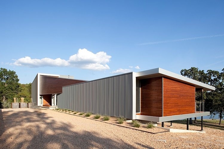 Postcard House by Hufft Projects