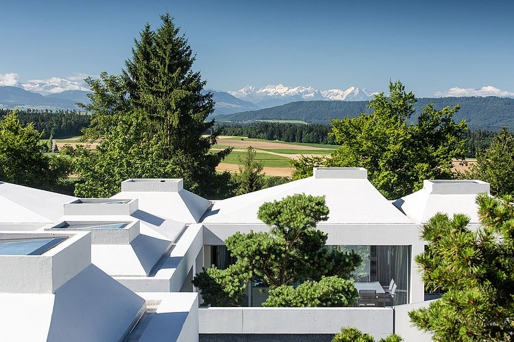 4 Courtyard Houses by Think Architecture