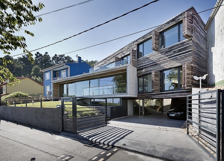 Dezanove House by Iñaki Leite Architects