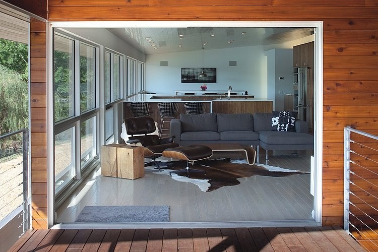 Postcard House by Hufft Projects