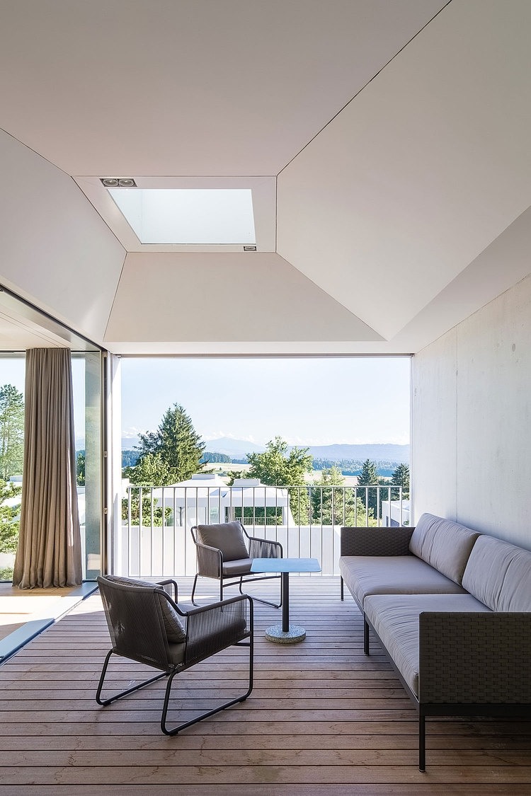 4 Courtyard Houses by Think Architecture