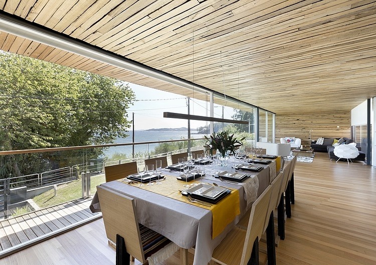 Dezanove House by Iñaki Leite Architects