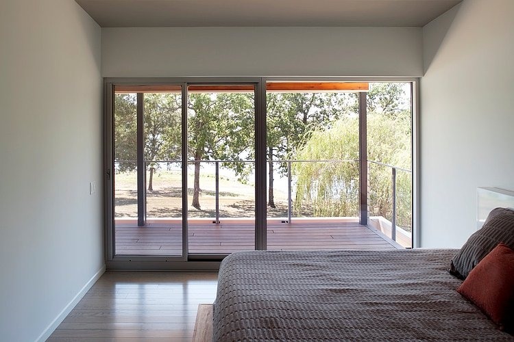 Postcard House by Hufft Projects