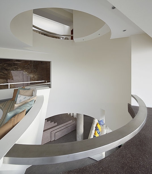 Veronica Beach Residence by Longhi Architects