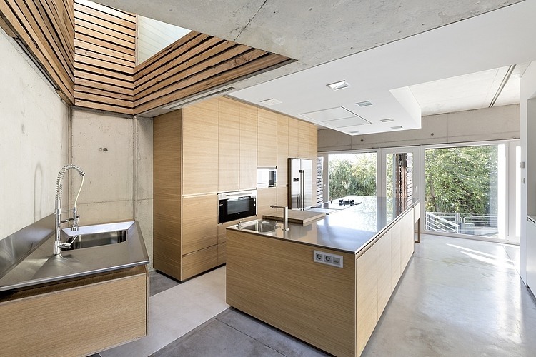 Dezanove House by Iñaki Leite Architects