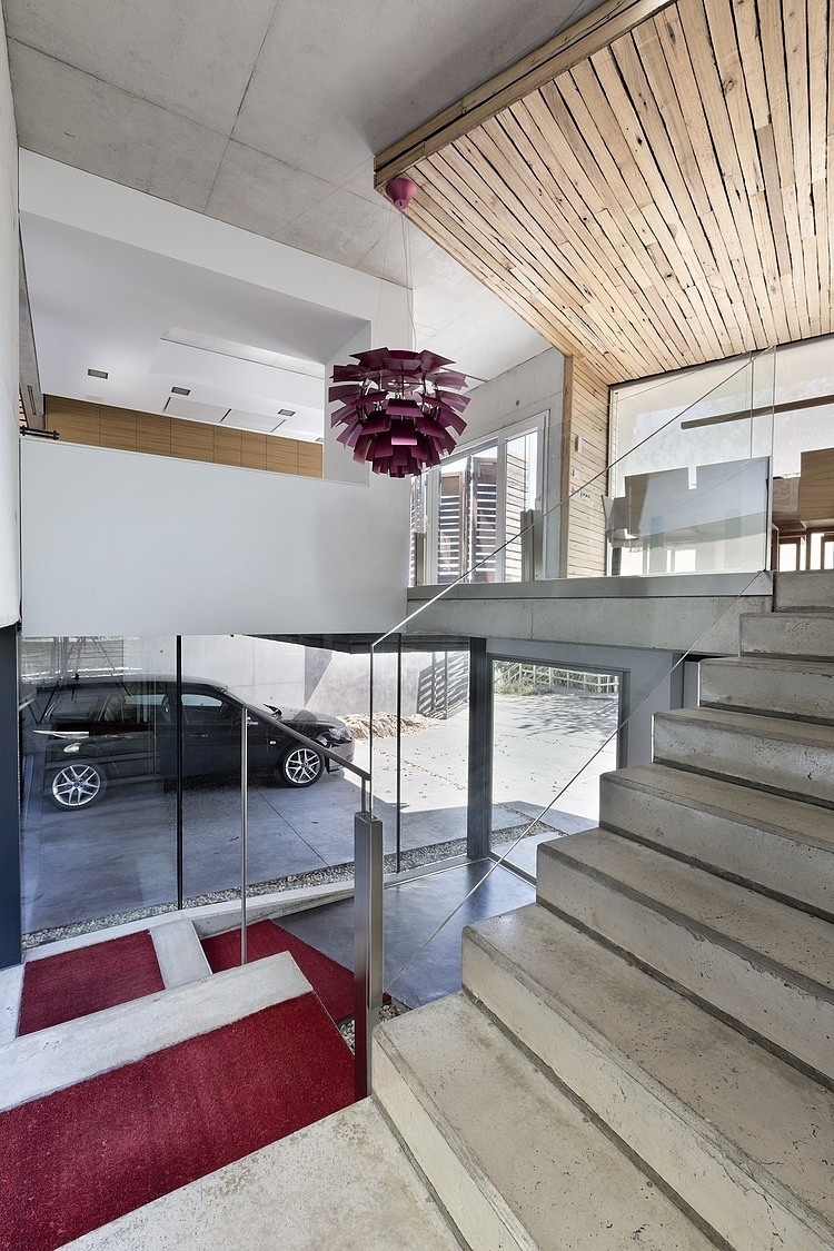Dezanove House by Iñaki Leite Architects