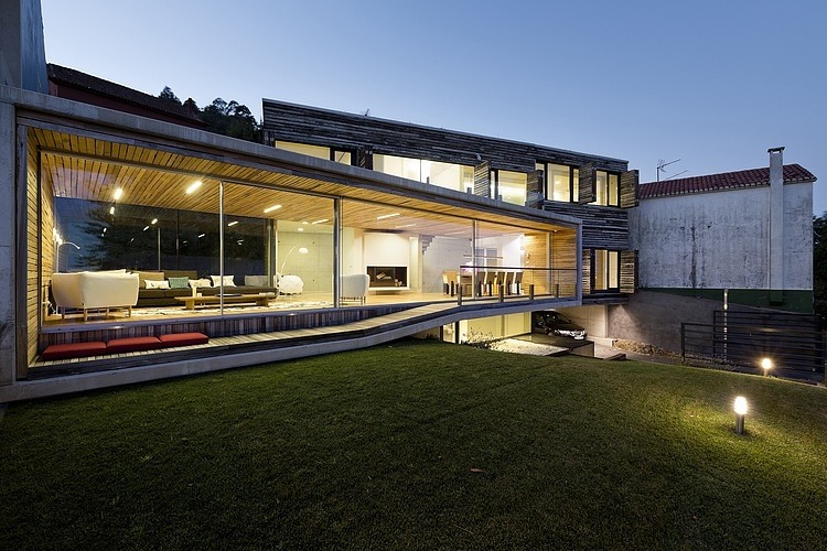 Dezanove House by Iñaki Leite Architects