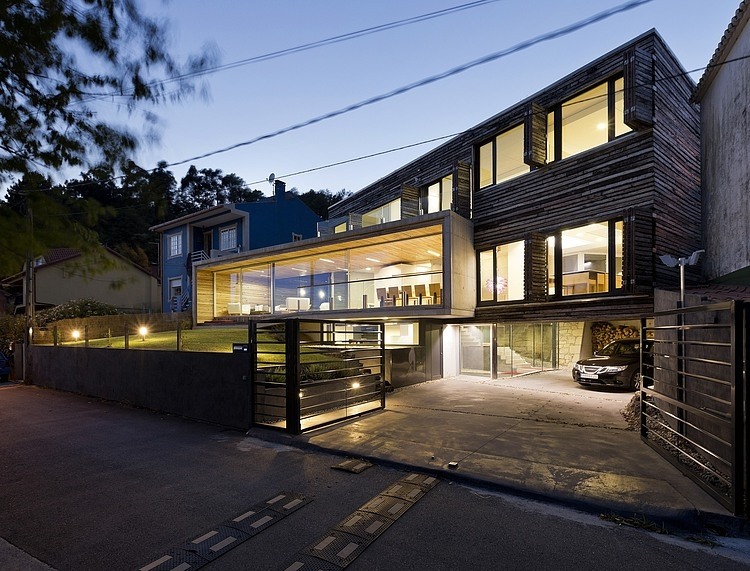 Dezanove House by Iñaki Leite Architects